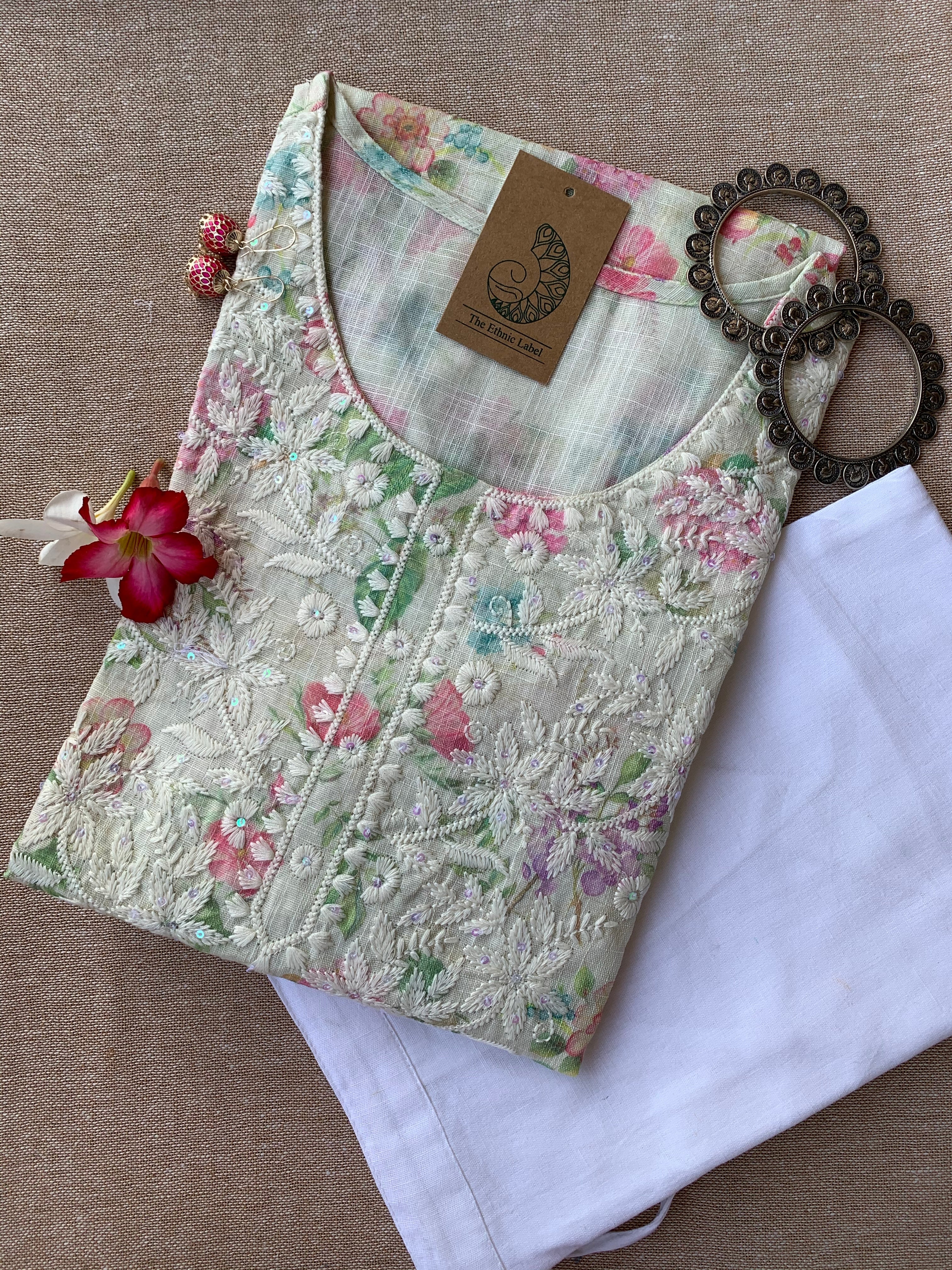 Chikankari "Pakeezah" Kurta Pant Set 2 pc